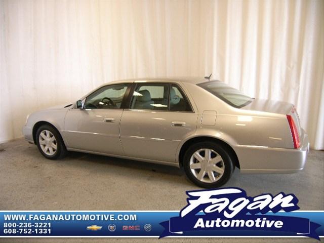 2006 Cadillac DTS 4dr Sdn I4 SE-R