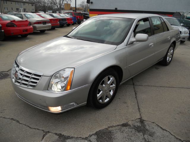 2006 Cadillac DTS 4dr Sdn I4 CVT Ltd Avail