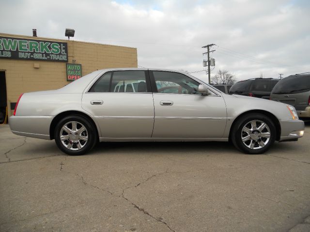 2006 Cadillac DTS 4dr Sdn I4 CVT Ltd Avail