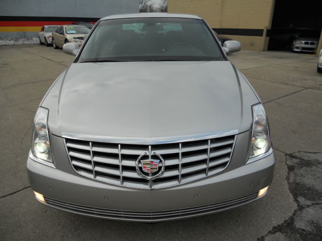 2006 Cadillac DTS 4dr Sdn I4 CVT Ltd Avail