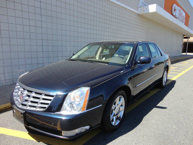 2006 Cadillac DTS 4dr Sdn Auto Base