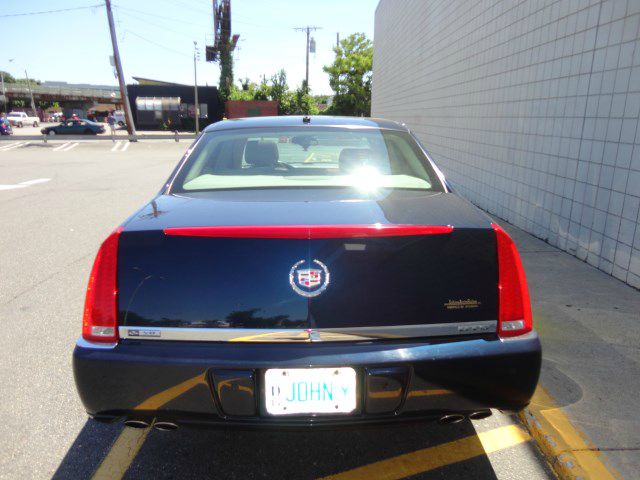 2006 Cadillac DTS 4dr Sdn Auto Base