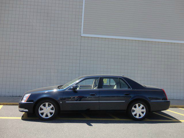2006 Cadillac DTS 4dr Sdn Auto Base