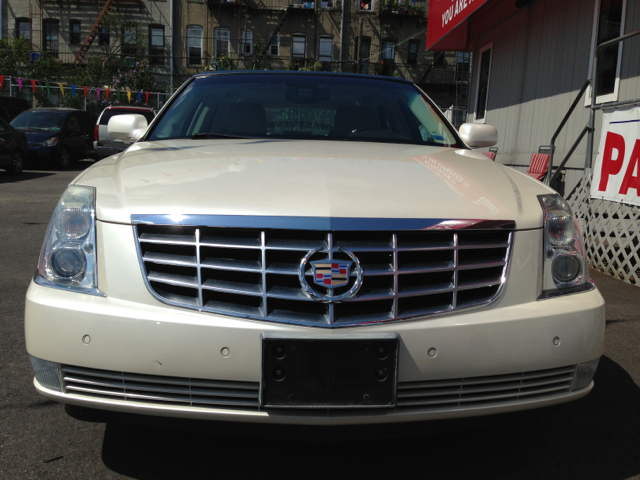 2007 Cadillac DTS 4dr Sdn I4 CVT Ltd Avail