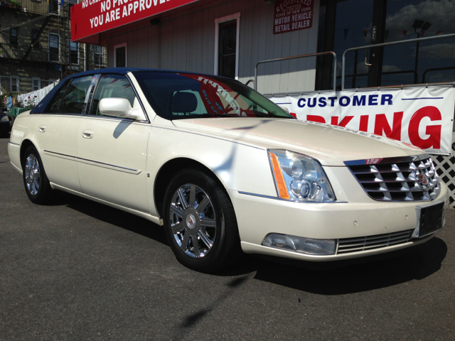 2007 Cadillac DTS 4dr Sdn I4 CVT Ltd Avail