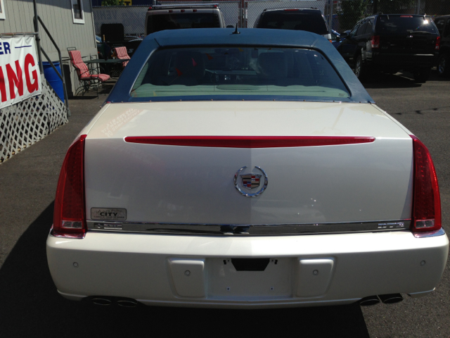 2007 Cadillac DTS 4dr Sdn I4 CVT Ltd Avail