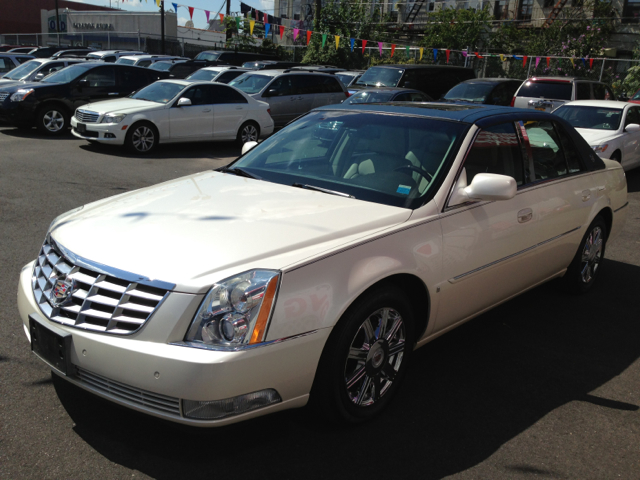 2007 Cadillac DTS 4dr Sdn I4 CVT Ltd Avail