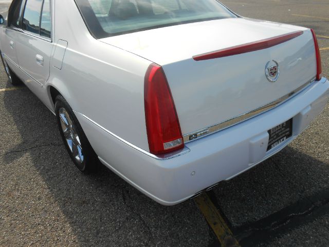 2007 Cadillac DTS Unknown