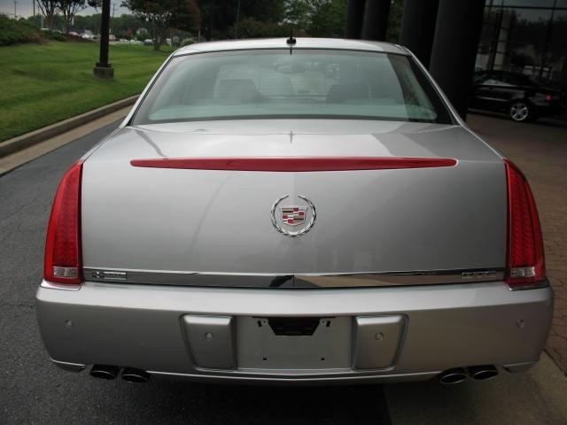 2007 Cadillac DTS SE-R