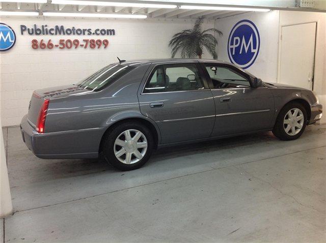 2007 Cadillac DTS LT. 4WD. Sunroof, Leather