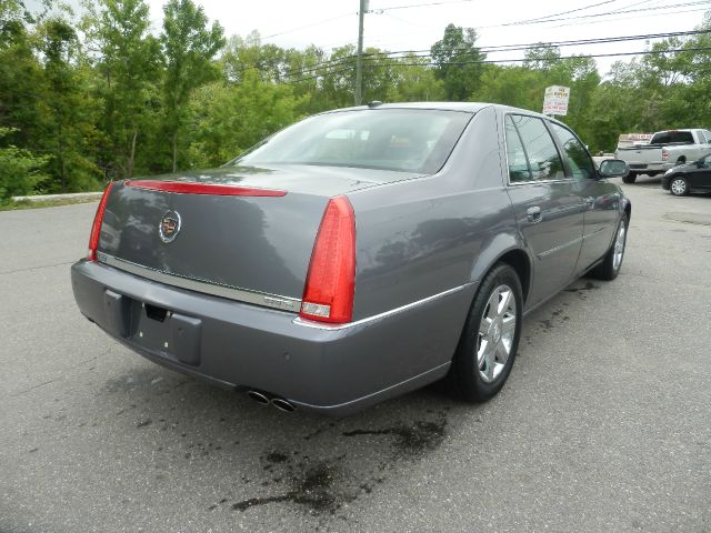 2007 Cadillac DTS T6 Sport Utility 4D
