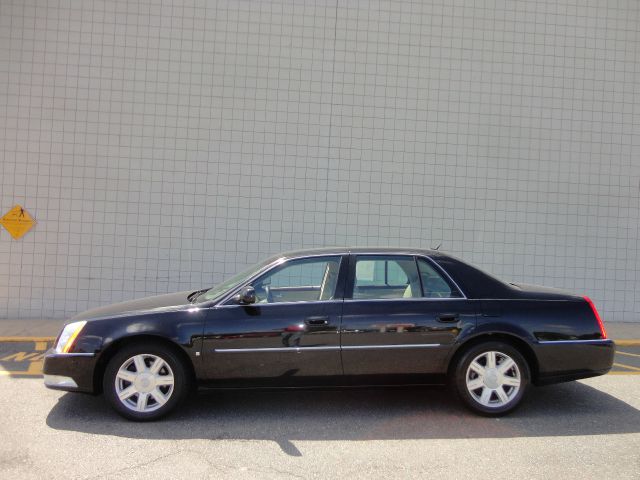 2007 Cadillac DTS 4dr Sdn Auto Base
