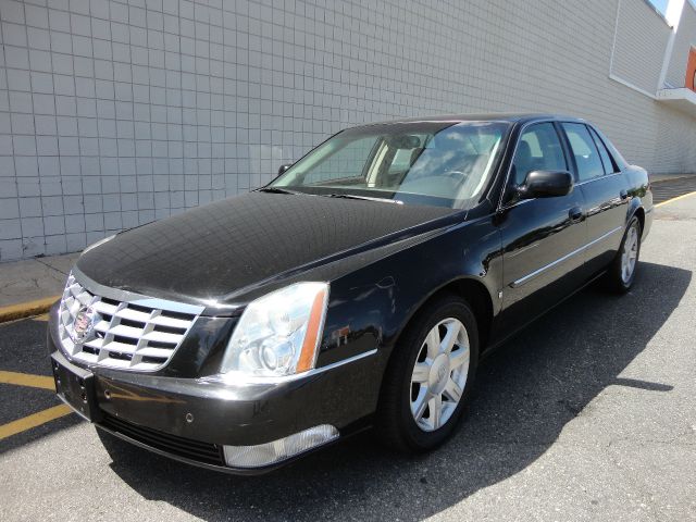 2007 Cadillac DTS 4dr Sdn Auto Base