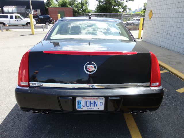 2007 Cadillac DTS 4dr Sdn Auto Base