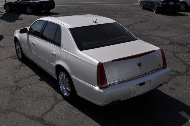 2008 Cadillac DTS 4dr Sdn I4 Auto 1.8 S