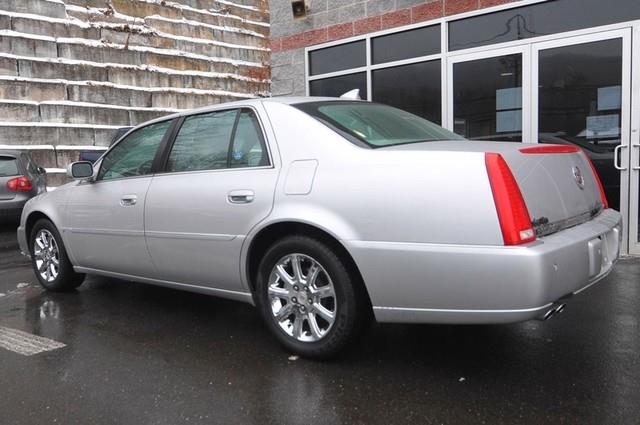 2009 Cadillac DTS 2WD Supercrew Styleside 5-1/2 Ft Box XLT