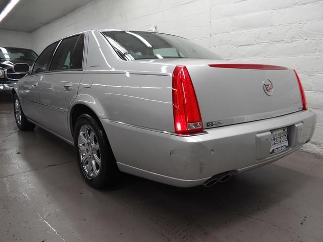 2009 Cadillac DTS Denali-quads-third-awd-moonroof-one Owner