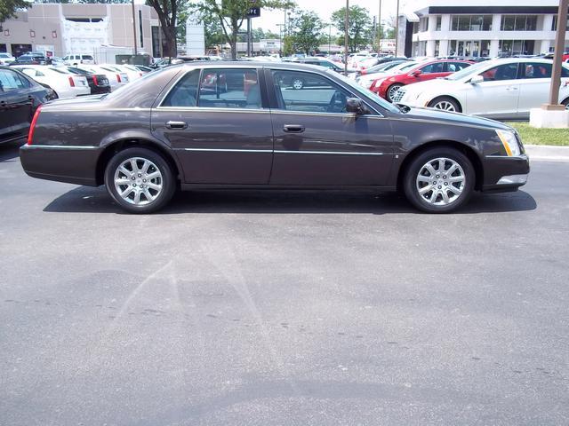 2009 Cadillac DTS Unknown