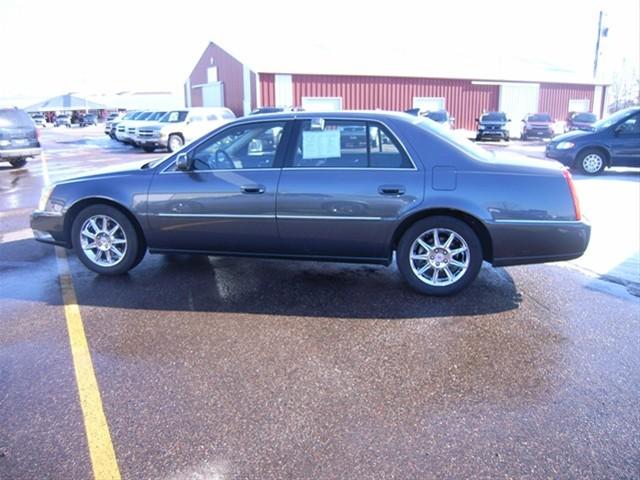 2010 Cadillac DTS Unknown