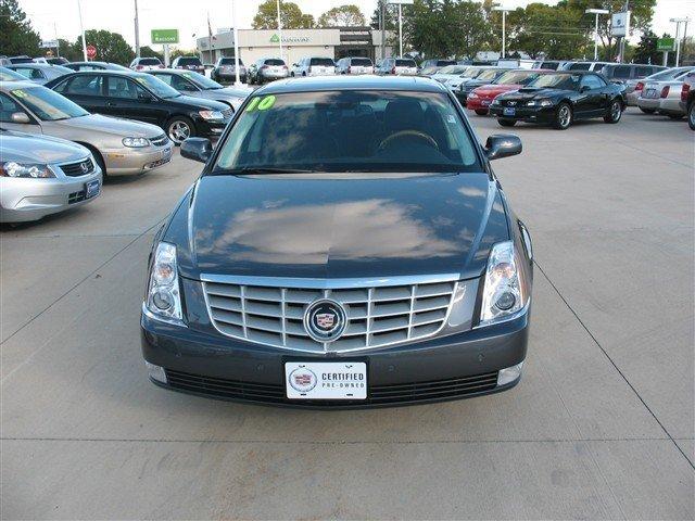2010 Cadillac DTS XLT Pickup 4D 5 1/2 Ft