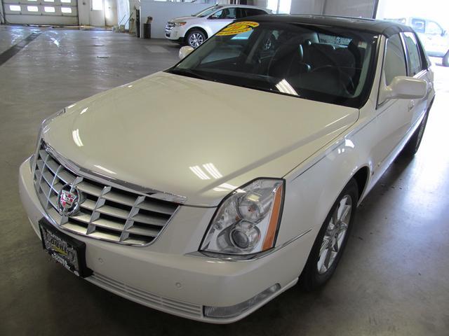 2010 Cadillac DTS Base