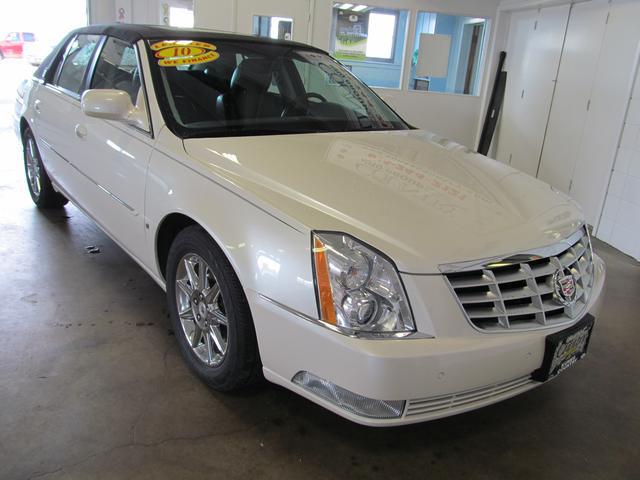 2010 Cadillac DTS Base