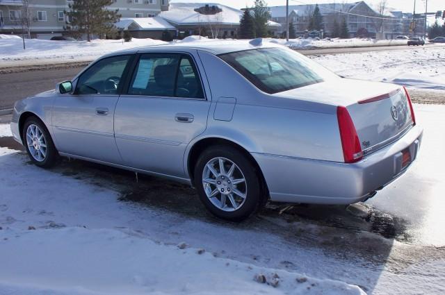 2010 Cadillac DTS Unknown