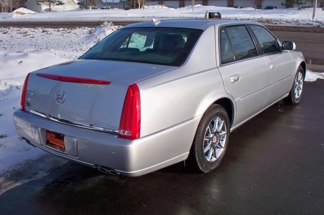 2010 Cadillac DTS Unknown