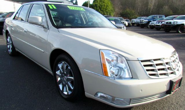 2011 Cadillac DTS FWD SLT
