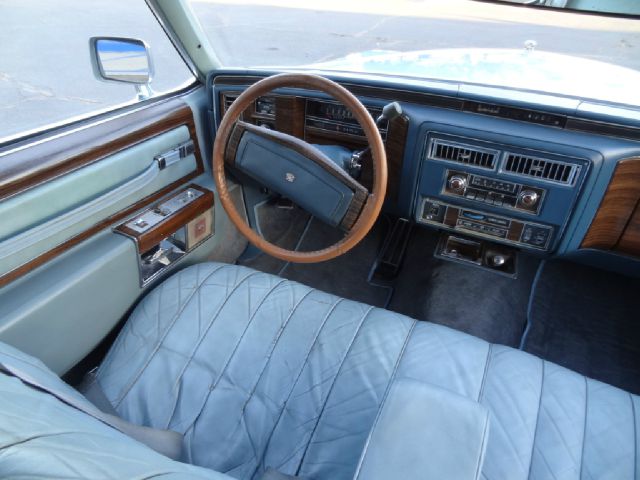 1977 Cadillac Deville 4WD W/sunroof