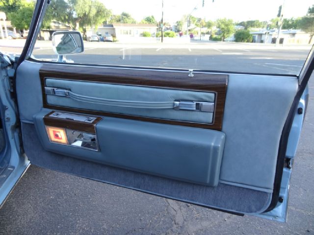 1977 Cadillac Deville 4WD W/sunroof