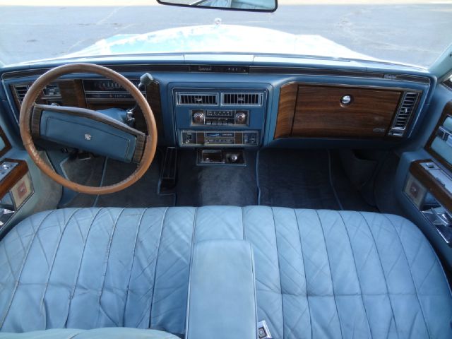 1977 Cadillac Deville 4WD W/sunroof