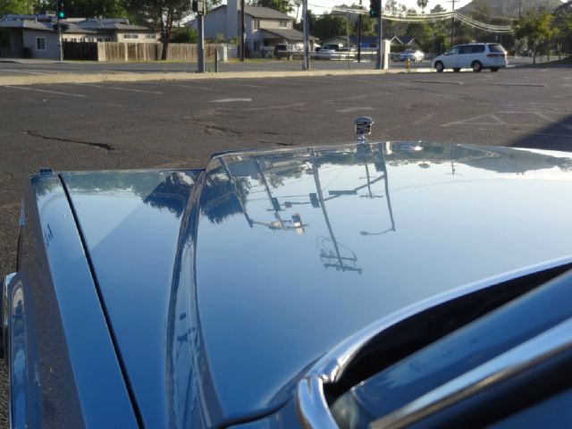 1977 Cadillac Deville 4WD W/sunroof