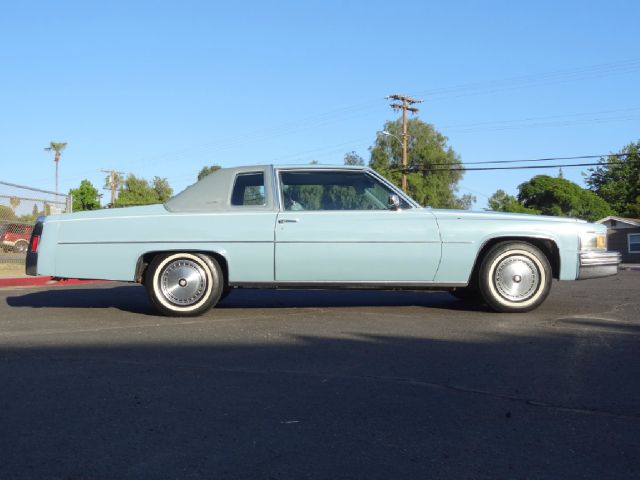 1977 Cadillac Deville 4WD W/sunroof