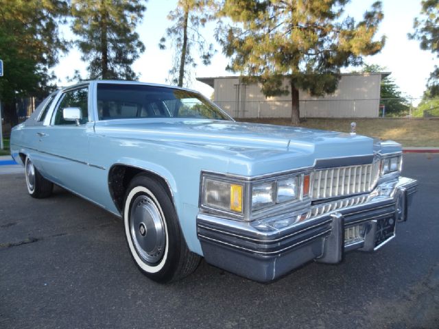 1977 Cadillac Deville 4WD W/sunroof
