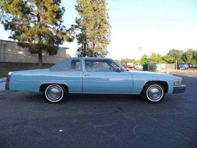 1977 Cadillac Deville 4WD W/sunroof