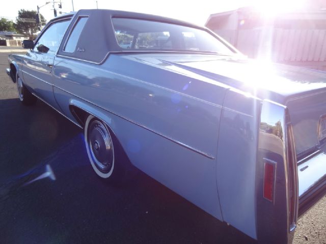 1977 Cadillac Deville 4WD W/sunroof
