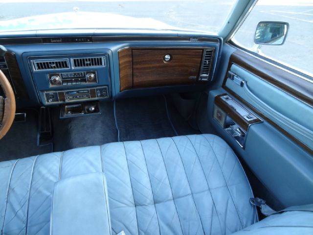 1977 Cadillac Deville 4WD W/sunroof