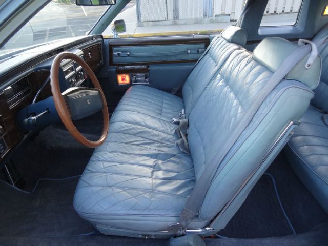 1977 Cadillac Deville 4WD W/sunroof