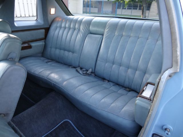 1977 Cadillac Deville 4WD W/sunroof