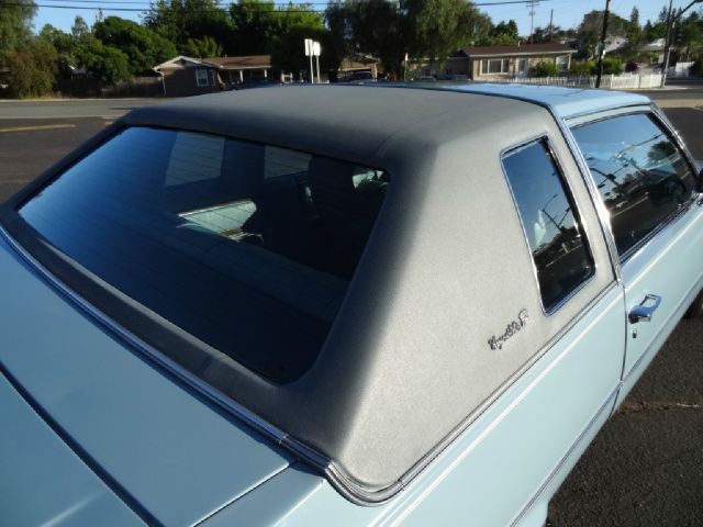 1977 Cadillac Deville 4WD W/sunroof