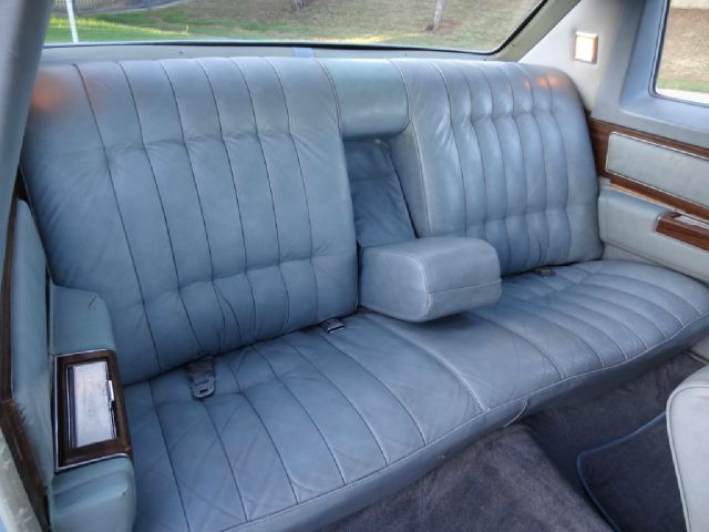 1977 Cadillac Deville 4WD W/sunroof