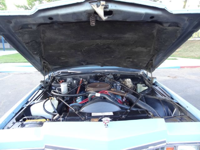 1977 Cadillac Deville 4WD W/sunroof