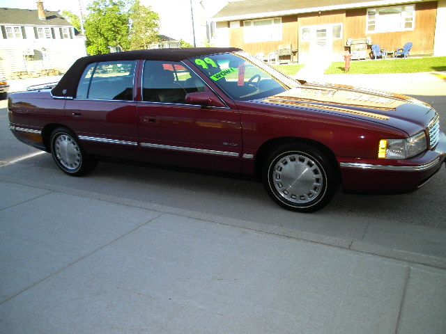 1999 Cadillac Deville Base