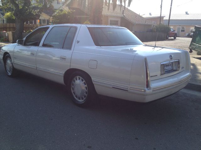 1999 Cadillac Deville Base