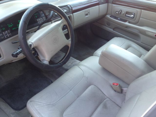 1999 Cadillac Deville Base
