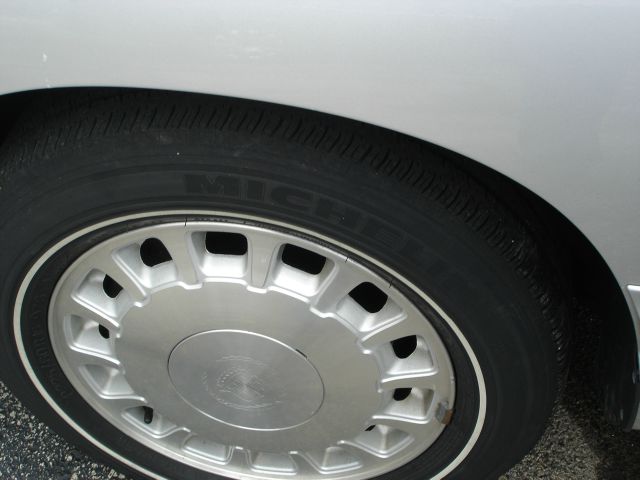 1999 Cadillac Deville Base