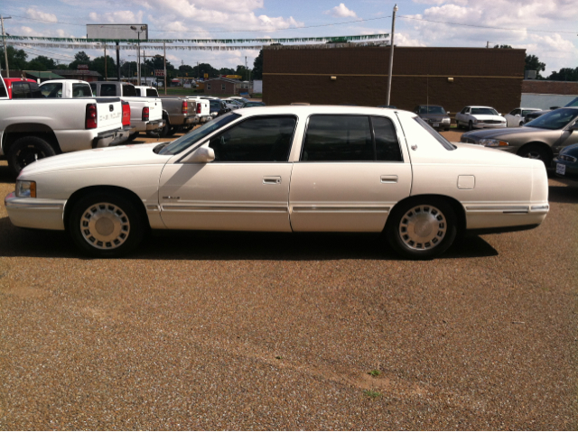 1999 Cadillac Deville Base