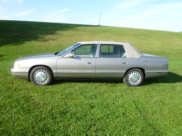 1999 Cadillac Deville Base