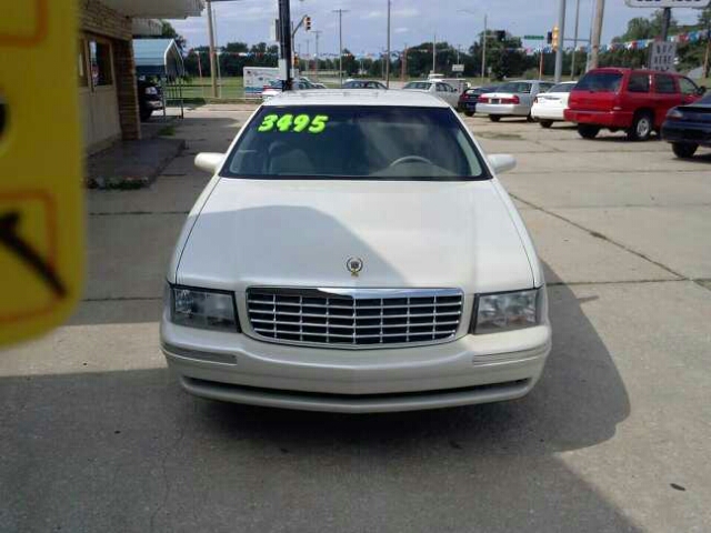 1999 Cadillac Deville Base